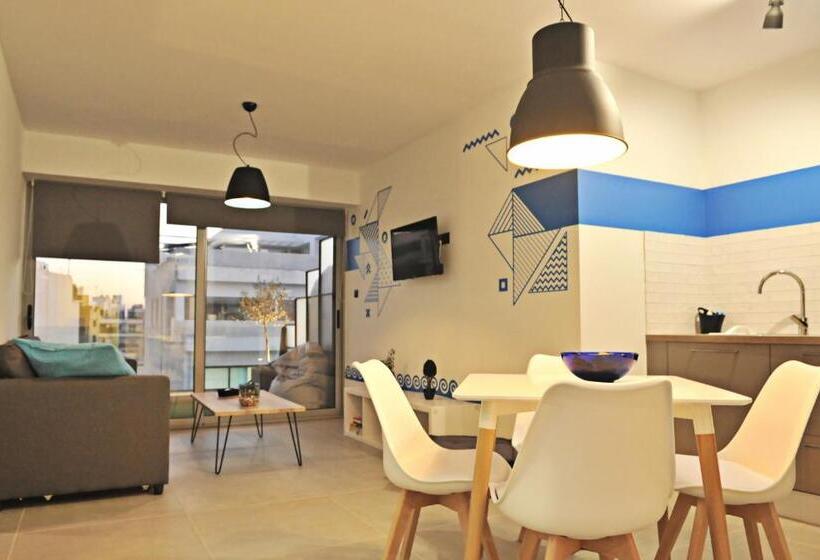 سوئیت جونیور با تراس, The Athenians Modern Apartments