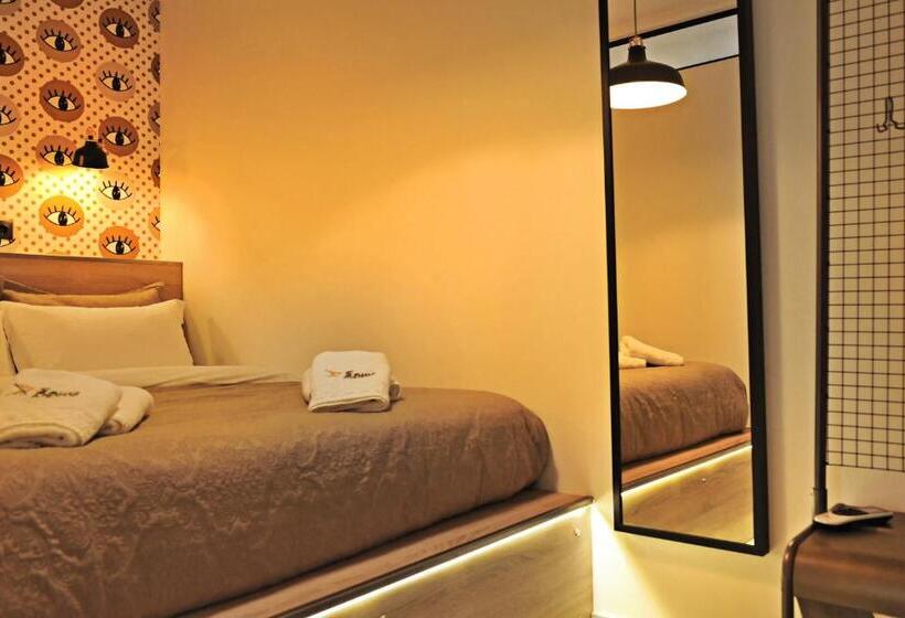 سوییت لوکس, The Athenians Modern Apartments