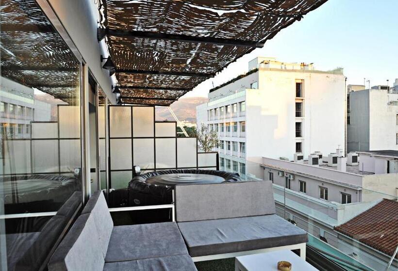 سوییت لوکس, The Athenians Modern Apartments