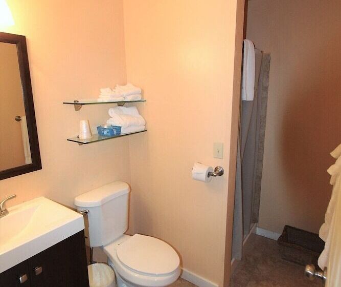 غرفة قياسية, Alexander S Lodge