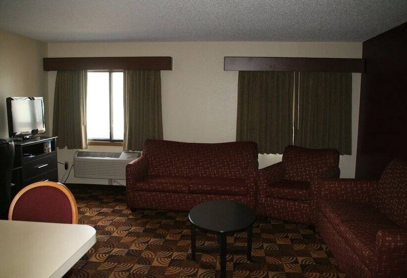 Люкс, Americinn By Wyndham Elkhorn Near Lake Geneva
