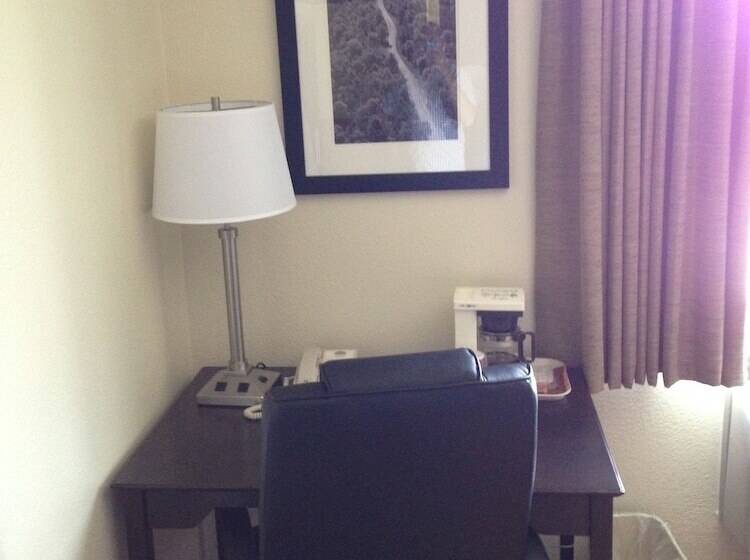 غرفة تنفيذية, Americinn By Wyndham Elkhorn Near Lake Geneva