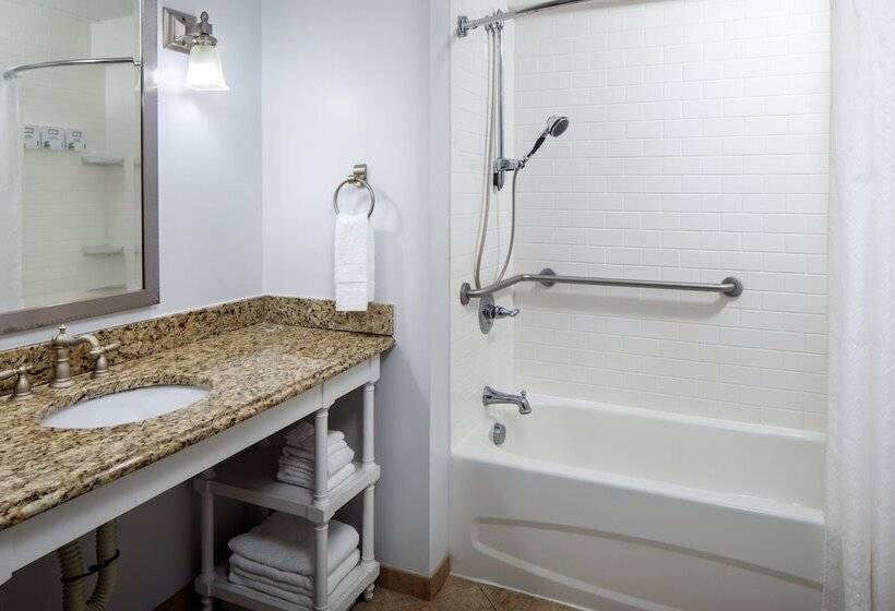 스탠다드 룸 킹사이즈 침대, Ashworth By The Sea