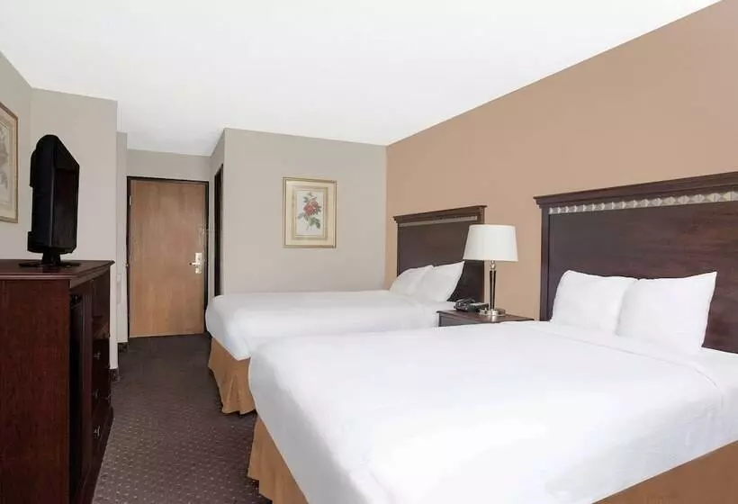 ２ダブルベッドのスタンダードルーム, Baymont Inn & Suites By Wyndham San Marcos
