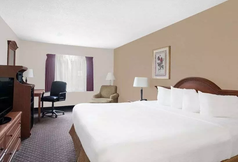 デラックススタジオ, Baymont Inn & Suites By Wyndham San Marcos