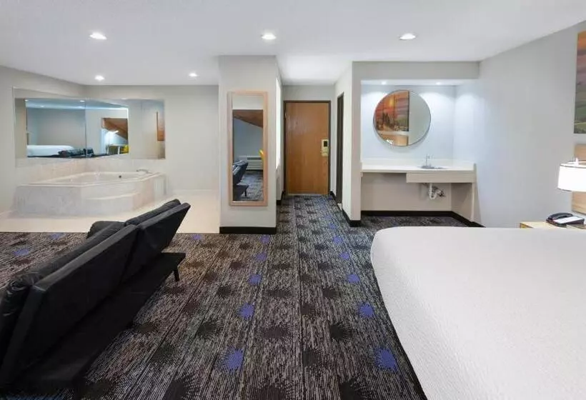 キングサイドベッドのスタンダードワンルーム, Days Inn By Wyndham Wooster