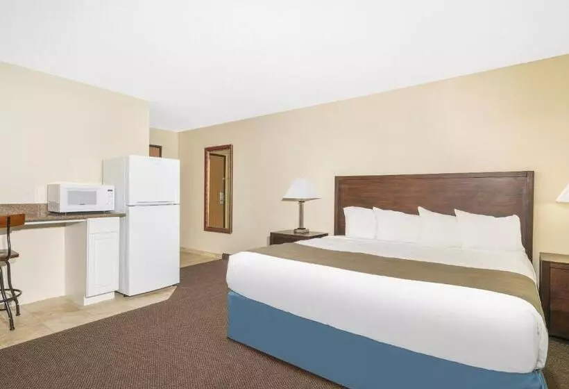 キングサイズベッドのスイートルーム, Days Inn & Suites By Wyndham Baxter Brainerd Area