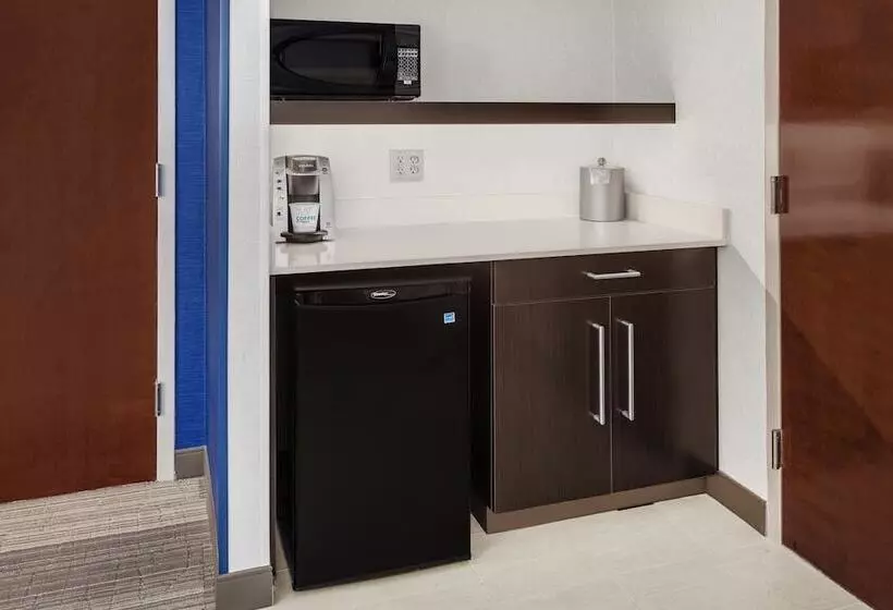 スイート, Holiday Inn Express South Portland, An Ihg