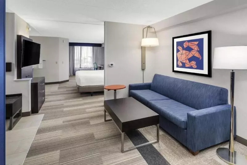 キングサイズベッドのスイートルーム, Holiday Inn Express South Portland, An Ihg
