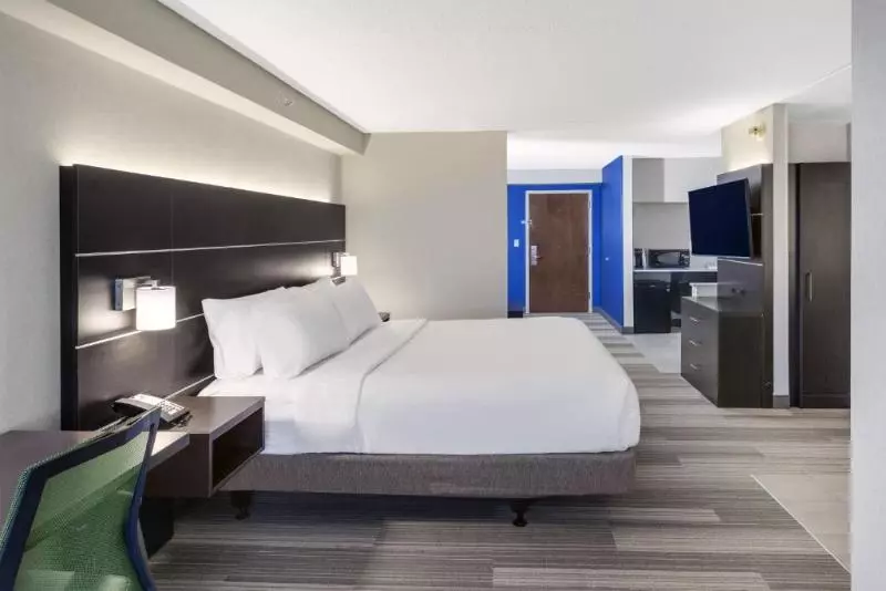 キングサイズベッドのスイートルーム, Holiday Inn Express South Portland, An Ihg
