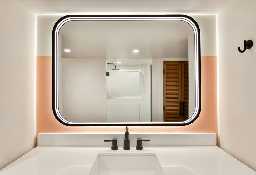 Номер Стандарт Кровать Кинг Адаптированный для Инвалидов, Romer Waikiki At The Ambassador