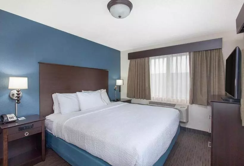 Deluxe Suite King Bed, Americinn By Wyndham Mankato Event Center Near Msu