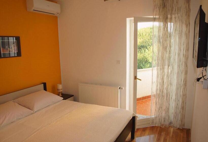 آپارتمان 2 خوابه با بالکن, Ana Guest House