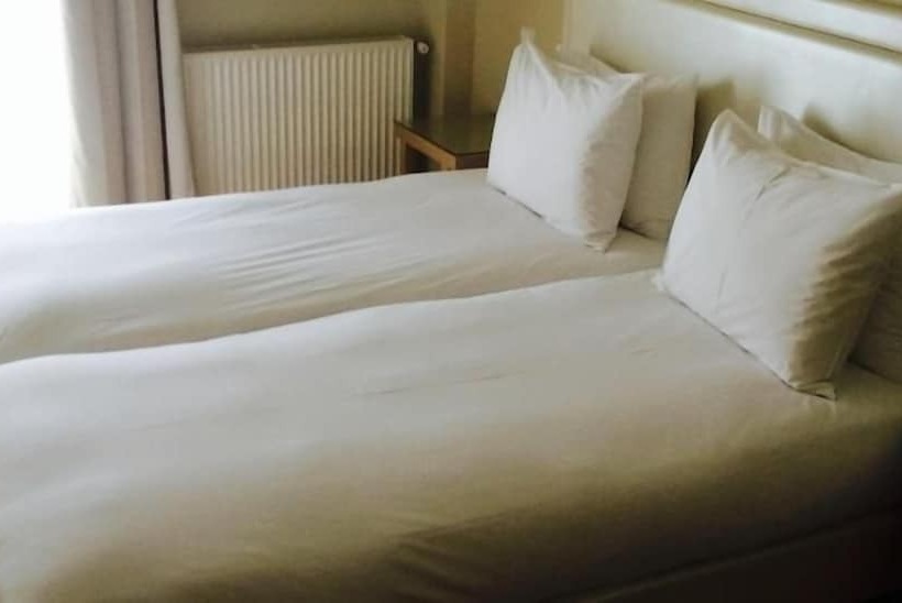 スタンダードルーム, Avra