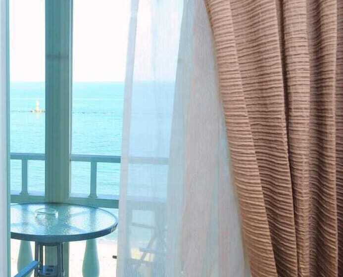 オーシャンビューデラックスルーム, Avra