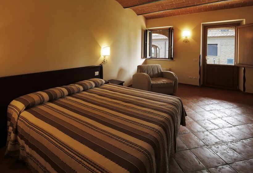 اتاق استاندارد سه نفره, Agriturismo Poggio Al Tufo