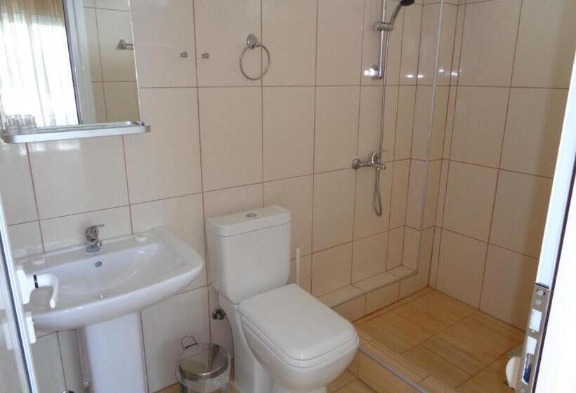 Triple Room Sea View, Vergina Pension