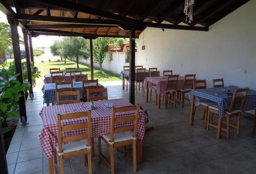 Triple Room Sea View, Vergina Pension