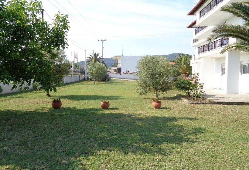 Triple Room Sea View, Vergina Pension