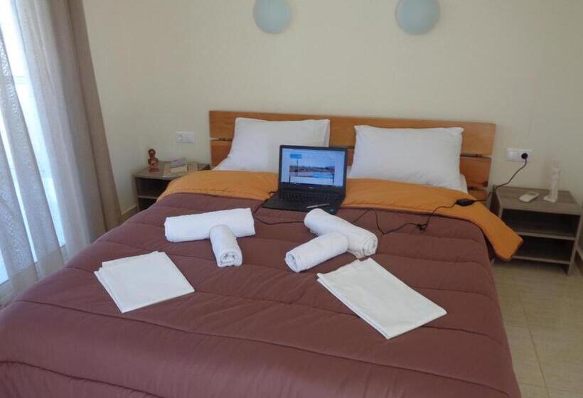 غرفة عائلية مطلّة علي البحر, Vergina Pension