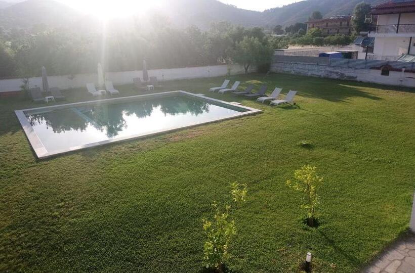 Triple Room Sea View, Vergina Pension