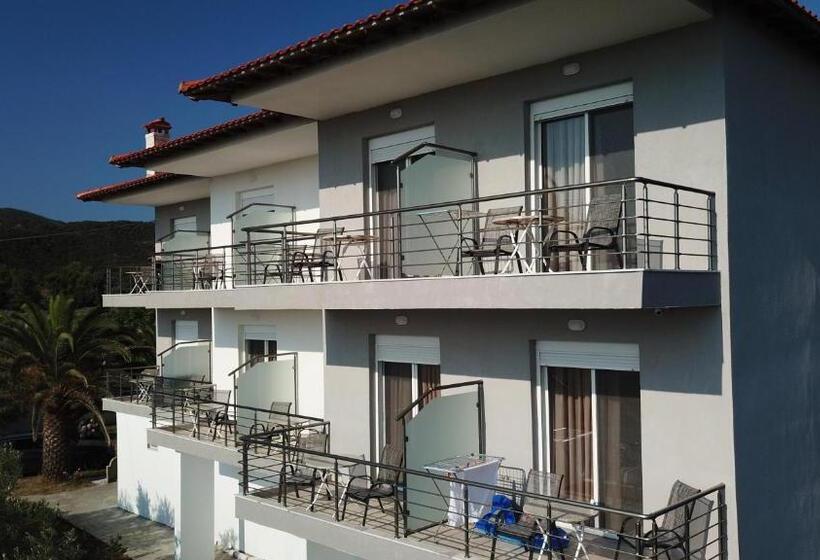 Triple Room Sea View, Vergina Pension