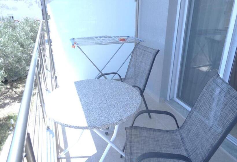 חדר משפחתי נוף לים, Vergina Pension