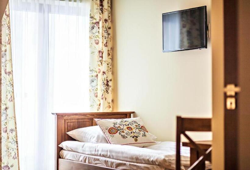 اتاق استاندارد سه تخته با بالکن, Kraina Smaku