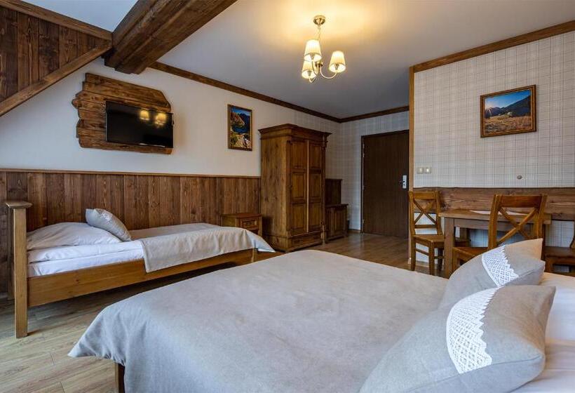 اتاق استاندارد سه تخته با بالکن, Kraina Smaku