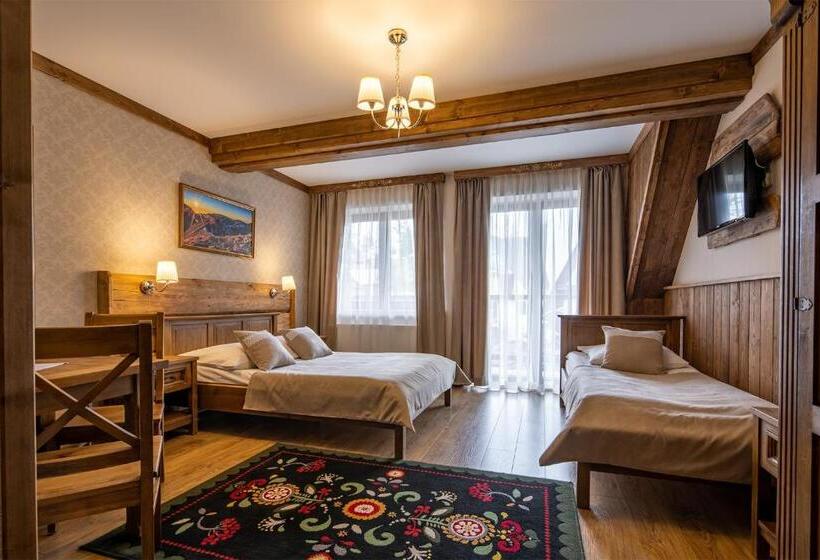 اتاق استاندارد سه تخته با بالکن, Kraina Smaku