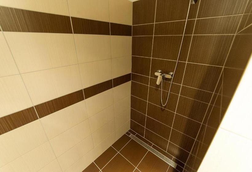 חדר סטנדרט לארבעה, Penzion Top