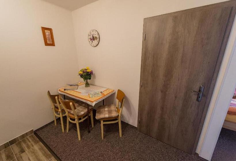 Appartamento 2 Camere da Letto, Penzion Top