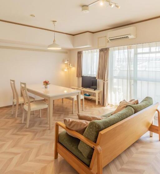 Апартаменты 3 Спальни, Universal Bay Condominium