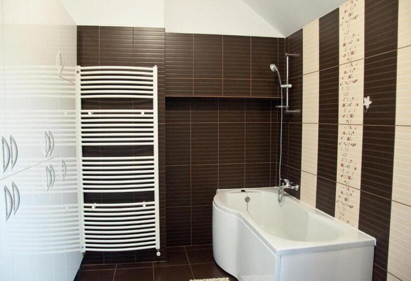 패밀리 스튜디오, Vila Alma