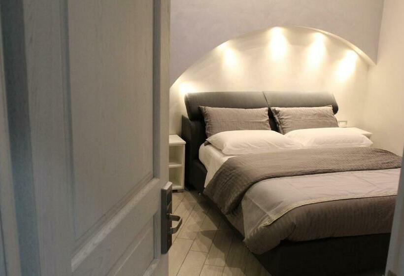 اتاق لوکس با وان آب گرم, B&b Fiumara