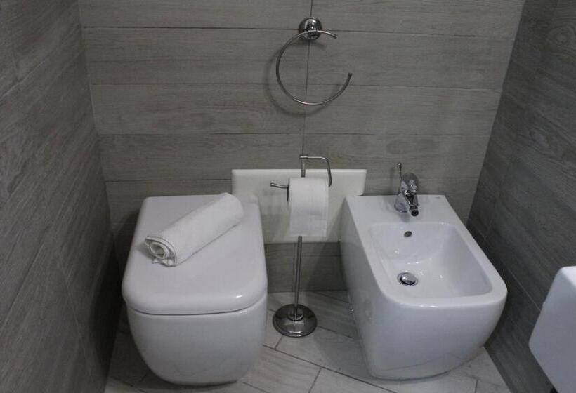 اتاق لوکس با بالکن, B&b Fiumara