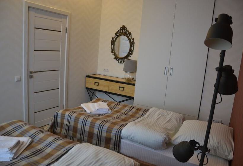 استودیو خانوادگی, Sands Of Time