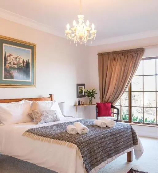 اتاق استاندارد, Moncrieff Manor