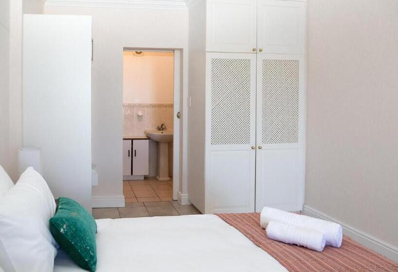 基本间, Moncrieff Manor