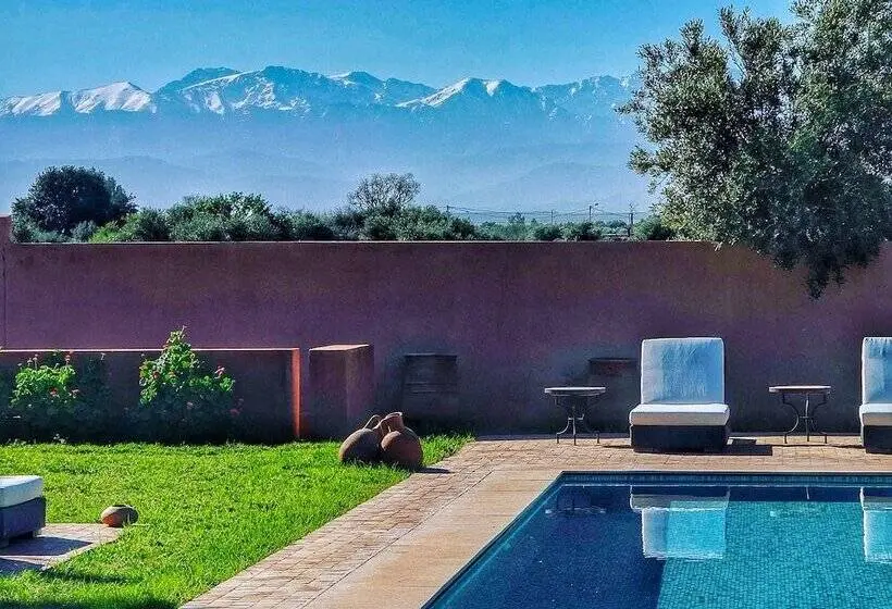Villa 2 Makuuhuonetta, Villa Kristy