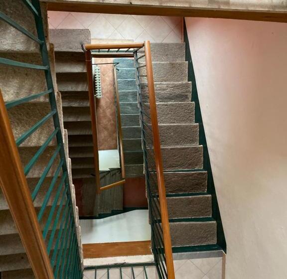 غرفة قياسية فردية, Duca Di Tromello