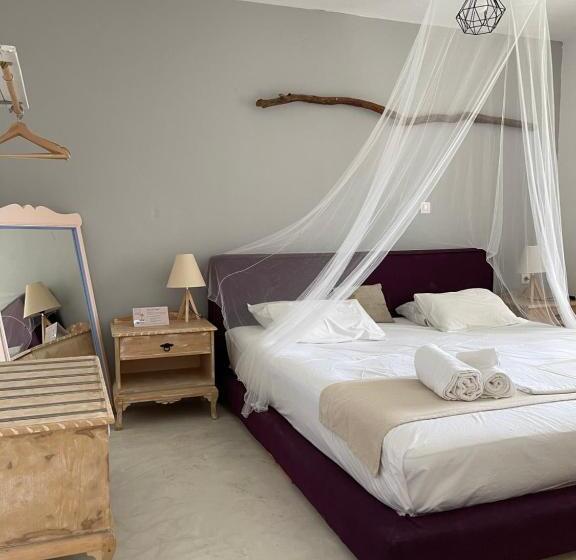 חדר משפחתי, Eco Beach And Magic Garden