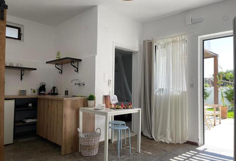 חדר משפחתי, Eco Beach And Magic Garden