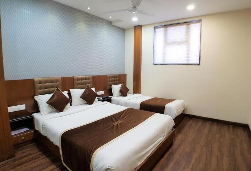 חדר דלוקס לשלושה, Airside