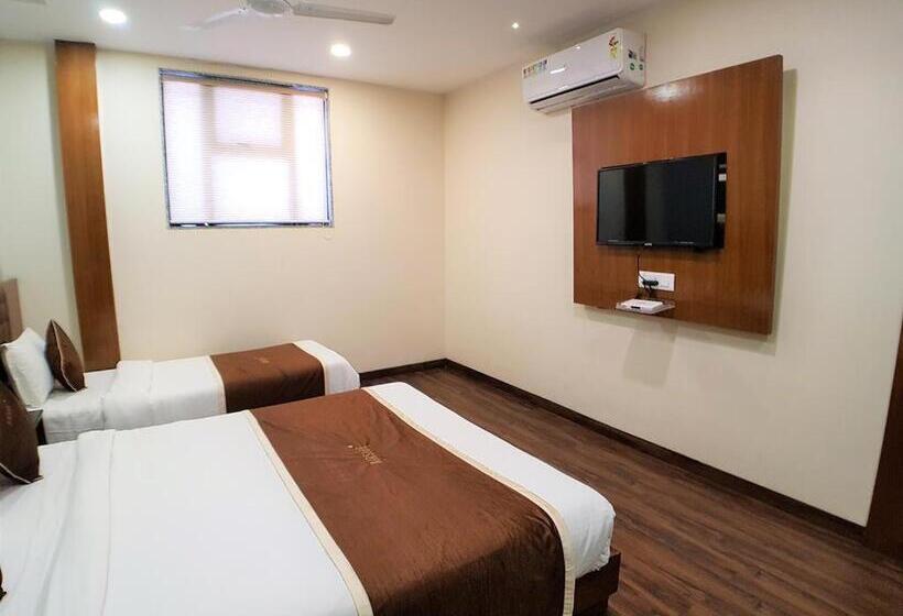 חדר דלוקס לשלושה, Airside