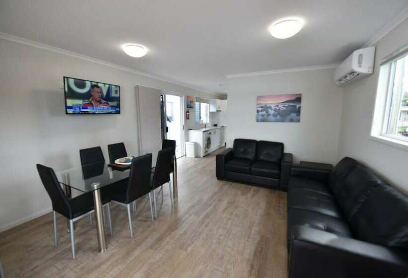 كابينة, Pelican Caravan Park