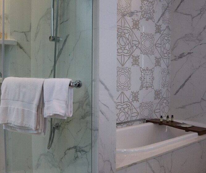 수영장이 있는 3베드룸 빌라, Pullman Ciawi Vimala Hills Resort