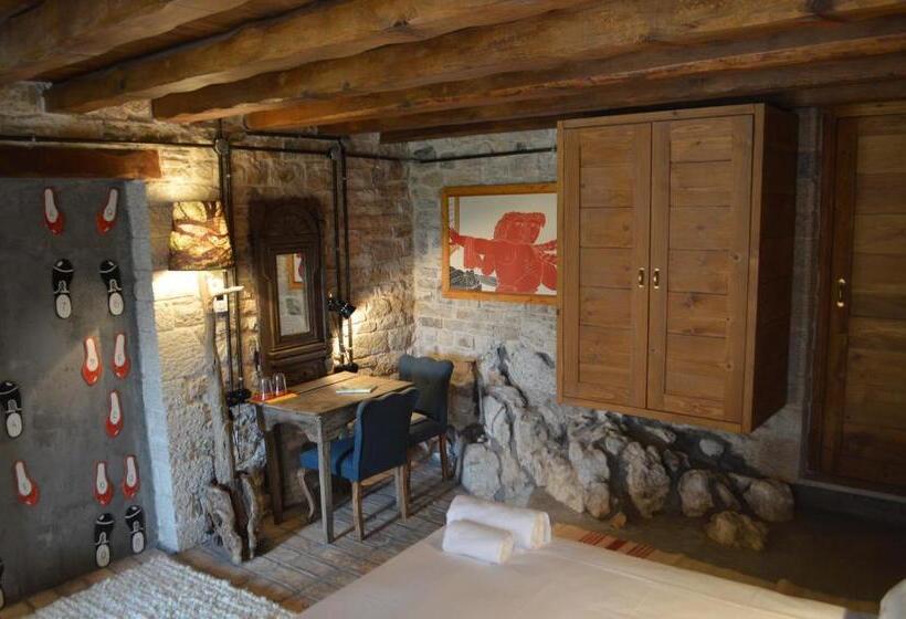 غرفة سوبيريور ثلاثية, Anemi Country Cottage Inn