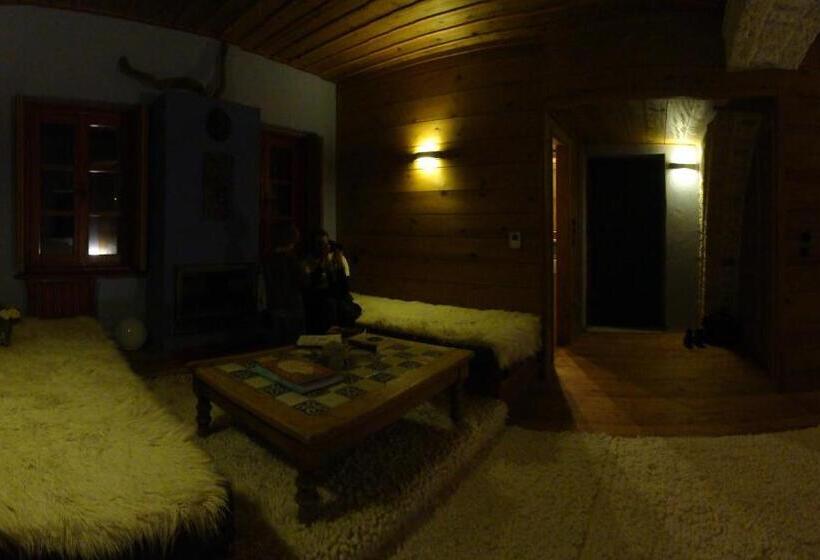 جناح ديلوكس, Anemi Country Cottage Inn