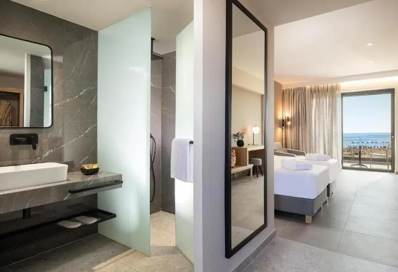 اتاق سوپریور با چشم‌انداز دریا, Portes Lithos Luxury Resort